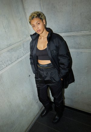 Calvin Klein Jeans OVERSIZED QUILTED PUFFER - Palton clasic - ck black