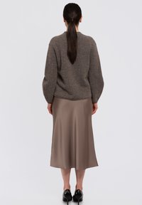 Thumbnail Image 3