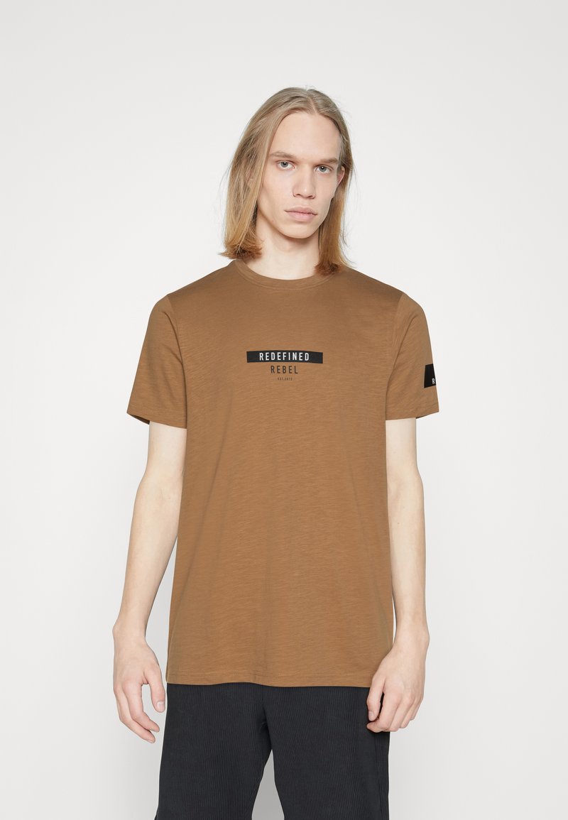 Redefined Rebel RRGUTI TEE TShirt print dijon/gelb Zalando.de