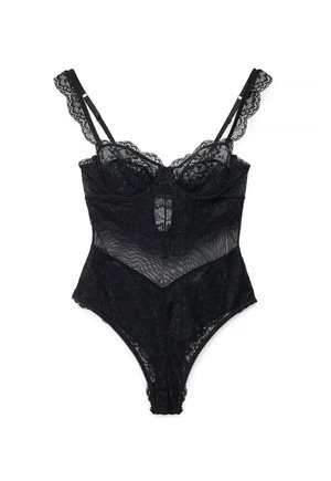 Body in pizzo nero con spalline regolabili, coppe con ferretto e pannelli in mesh trasparente, mostrato disteso su sfondo bianco.