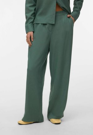 MIT WEITEM BEINSCHNITT VMMYMILO MITTLERE TAILLE  - Pantalon classique - laurel wreath