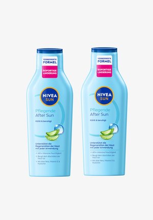 Zwei blaue NIVEA Sun Pflegende After Sun Lotion Flaschen mit Aloe Vera und Hydratationshinweisen auf weißem Hintergrund.