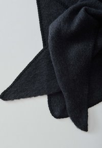 Non selezionato, black