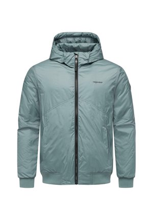 Jasnoniebieska kurtka z kapturem, zapinana na zamek z przodu, z ściągaczami na mankietach oraz kieszeniami, z logo "ragwear" na klatce piersiowej.