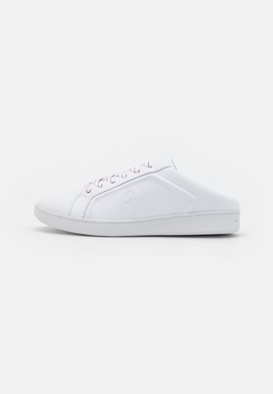 FEMININE MULE - Sneakers basse - white