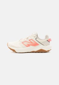 DYNASOFT NITREL V6 - Chaussures de running - angora