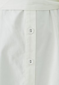Niet geselecteerd, white