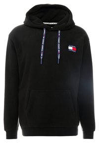 Felpa con cappuccio nera in pile con tasca frontale, stringhe blu e una piccola etichetta con logo sul petto nei colori rosso, bianco e blu.