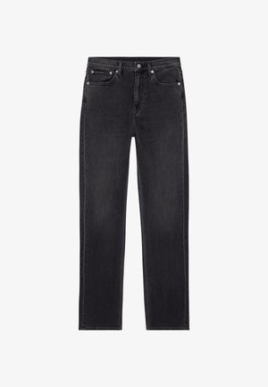 Zwarte denim jeans met een rechte pijp, een vijf-pocket ontwerp, knoop- en ritsluiting, en een merklabel op de achterzak.