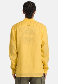 Timberland MILL BROOK WAY - Camisa - mimosa