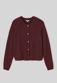 Cardigan en laine bordeaux avec un col rond, coupe crop et cinq boutons roses sur le devant. Poignets et ourlet côtelés. Texture douce.