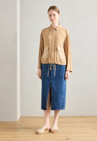 Thumbnail Image 4