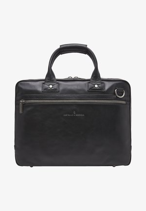 Schwarze Lederaktentasche mit zwei oberen Griffen, einer frontalen Reißverschlusstasche, Logodetail und silberfarbener Hardware. Glatte Textur, rechteckige Form.