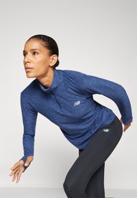 New Balance SPORT ESSENTIALS SPACE DYE QUARTER ZIP - Majica z dolgimi rokavi - navy heather