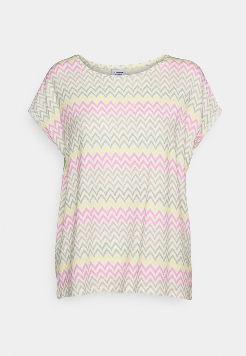 Blouse à manches courtes avec un col rond orné d’un motif zigzag rose, jaune et gris clair sur un fond crème.