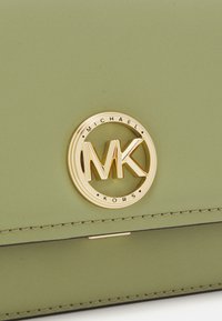 MICHAEL Michael Kors DELANCEY - Kézitáska - light sage