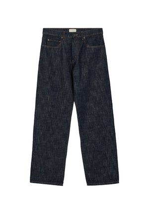 Jeans in denim dritto blu scuro con bottone frontale e tasche, caratterizzati da cuciture marroni e etichetta del marchio sulla vita.