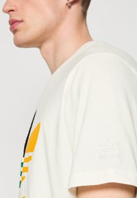 adidas Originals SPORT - Marškinėliai su spaudiniu - off white