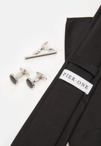 Pier One SET - Ozdobná vreckovka - black/silver-coloured