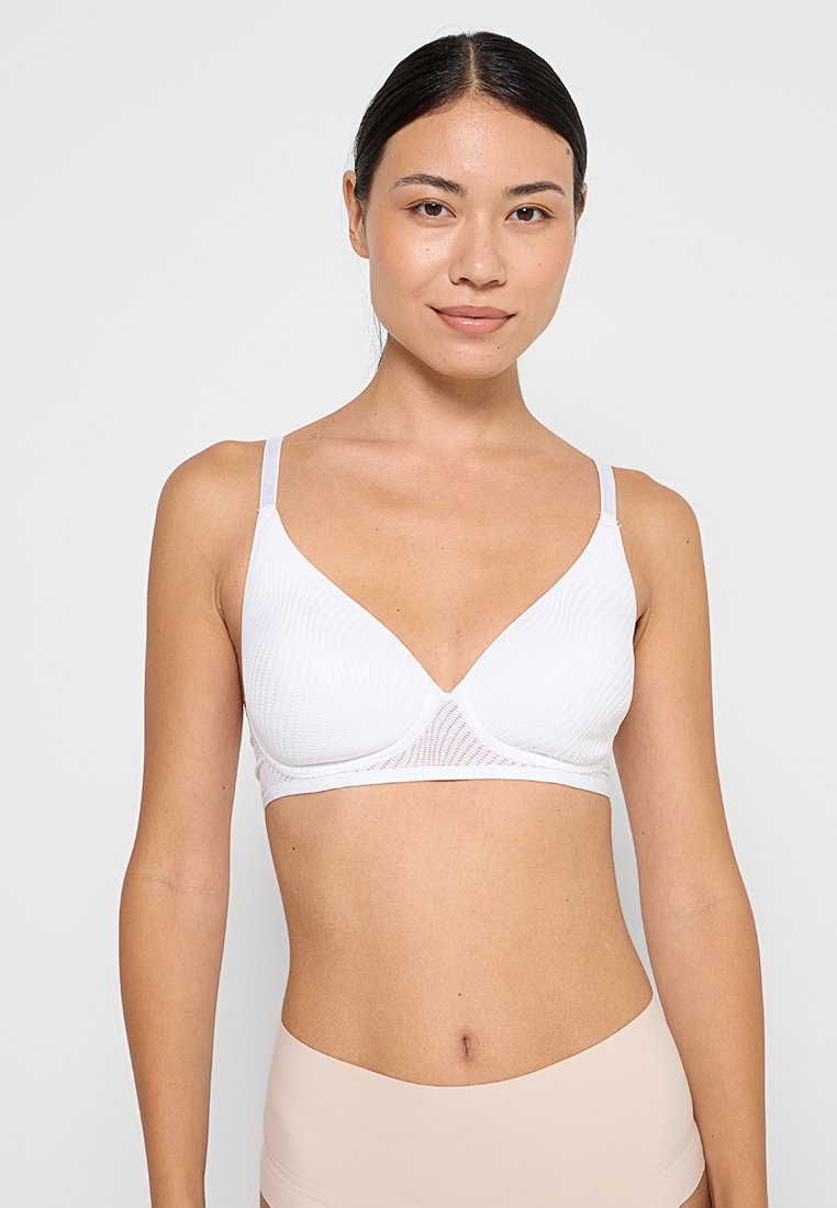 Triumph Triangel BH offwhite