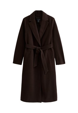 Bruine, riem-coat met lange mouwen, ingesneden revers en twee voorkeurszakken. De stof lijkt glad met een gestructureerd ontwerp.