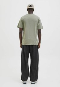 Jack & Jones RUNDHALSAUSSCHNITT  - Printtipaita - shadow