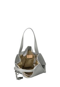 Borsa a tracolla grigia in pelle con due manici e apertura superiore; l'interno presenta una fodera in tessuto beige e una tasca etichettata.