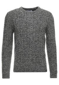 Grå stickad tröja med ett strukturerat kabelmönster, rund halsringning och långa ärmar. Ribbstickade muddar och fåll ger struktur.