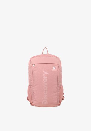 Rosa Discovery Markenrucksack mit Reißverschlusstasche vorne, zwei Netzseitentaschen und einem oberen Tragegriff vor weißem Hintergrund.