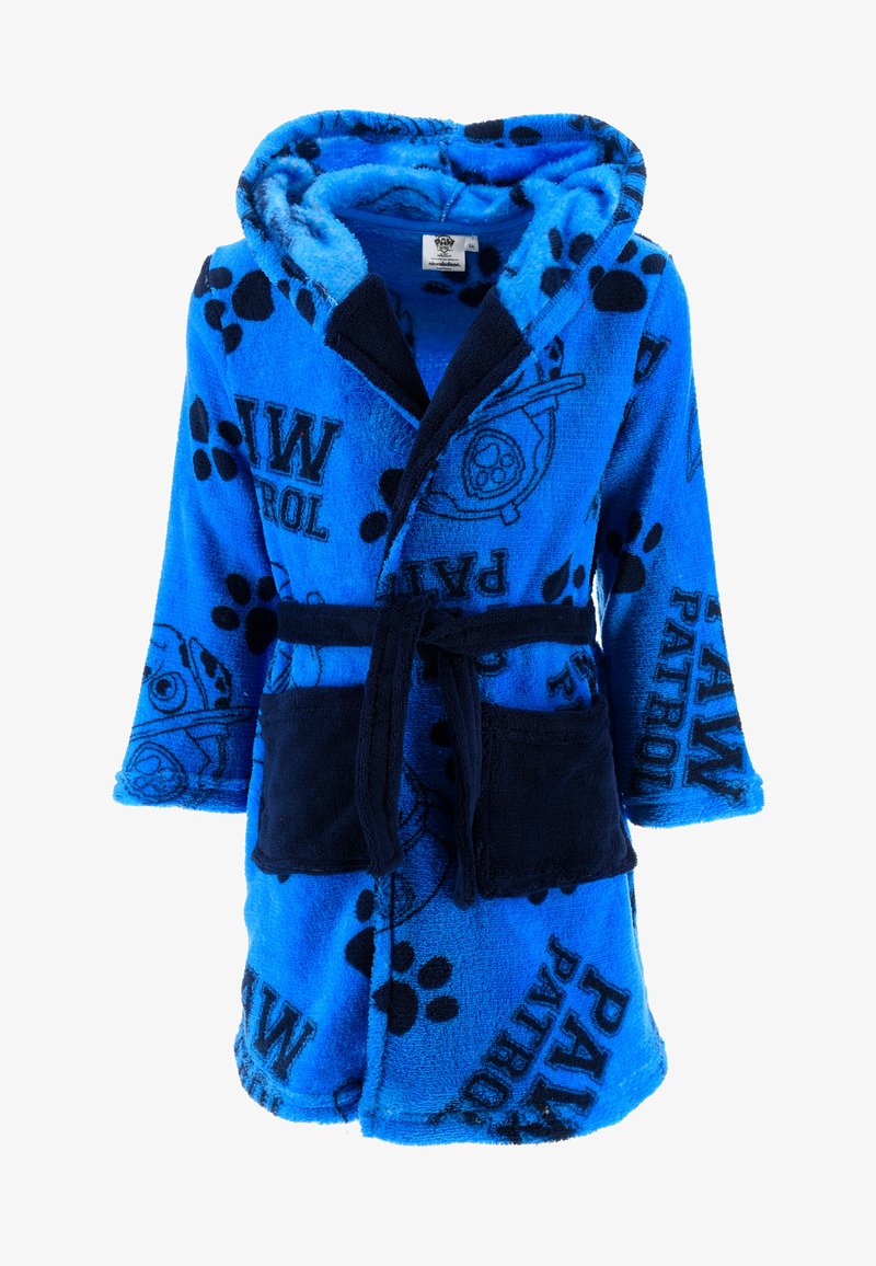 Blauwe fleece badjas met een capuchon, voorzien van zwarte "Paw Patrol"-tekst en een pootafdrukpatroon; inclusief twee voorzakken en een stoffen strikriem.