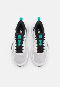 Puma PWRFRAME TR 3 - Zapatillas de entrenamiento - feather gray/black/sparkling green