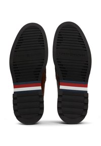 Tommy Hilfiger LIGHT HILFIGER LOAFER - Įmautiniai batai - winter cognac
