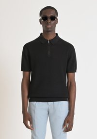 REGULAR FIT WITH LOGOED BADGE - Polo - black