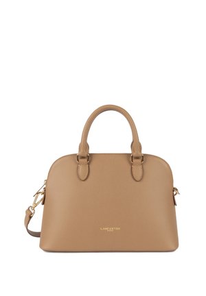 Borsa a tracolla in pelle taupe con manici rotondi doppi, tracolla rimovibile, hardware dorato e logo impresso sul davanti.