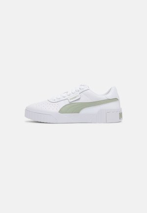 Sneakers - white