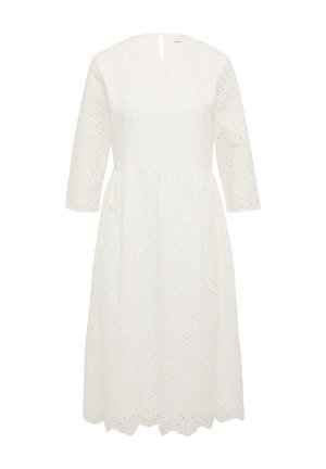Biała bawełniana sukienka z dekoltem w kształcie litery V, rękawami do łokcia, wyciętymi wzorami w ażurowym stylu, szwem w talii oraz długością do kolan w kroju A.