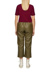 s.Oliver MIT V-AUSSCHNITT - T-shirt basic - rubinrot