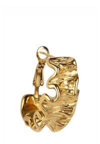 Guldørering i hoop-stil med et textureret, bølget design. Har en hængsel-lukning og en poleret overflade, der fremhæver de intrikate overfladedetaljer.