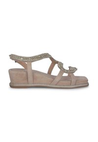 Sandaletti con zeppa beige presentano una tomaia testurizzata con strass decorativi, design open-toe e cinturini alla caviglia. Accenti di glitter discreti sulla suola.