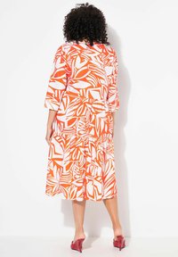 Ulla Popken ABSTRACT FOLIAGE FLOUNCE PANEL MIDI - Jurk - white
