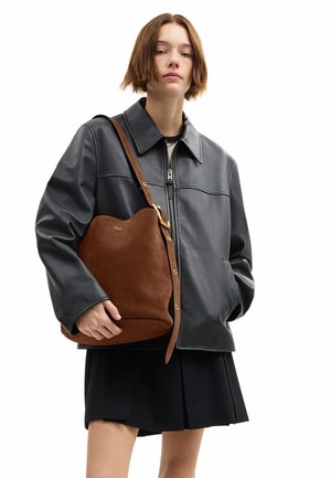 COACH, BLEECKER BUCKET BAG . - Sac à main - b warm brown