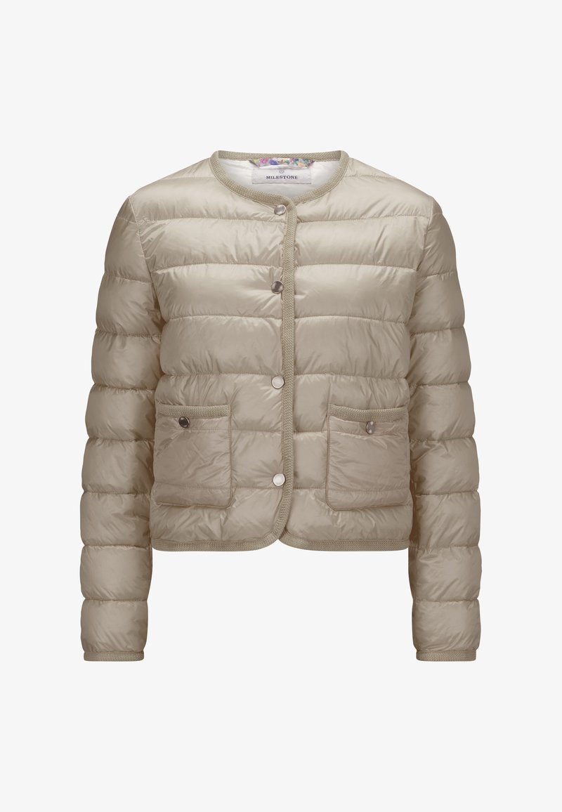 Beige gesteppte Pufferjacke mit rundem Ausschnitt, Frontknöpfen, zwei vorderen Taschen und satinierter Oberfläche. Ausgestattet mit kontrastierenden Besätzen.