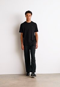 Calvin Klein Jeans GRADIENT FADE MONOLOGO TEE - Apdrukāts T-krekls - black