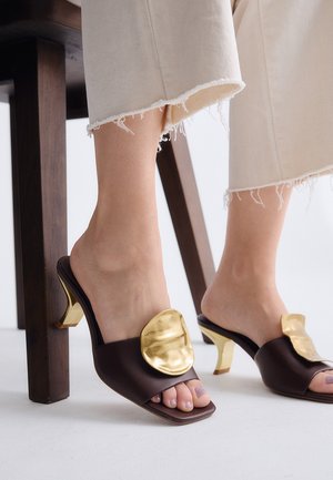 Exé, NINA-212 - Mules de tacón - brown