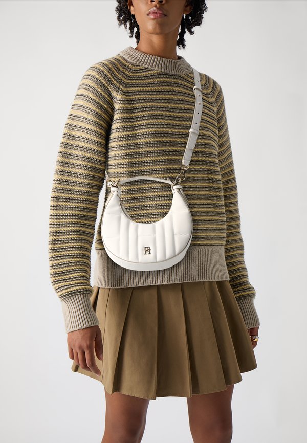 FEMININE MOON - Handbag - ivory petal