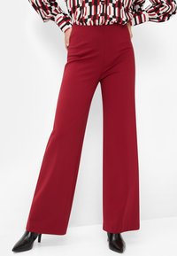 BRAX STYLE LILLYTH  - Stoffhose - cranberry