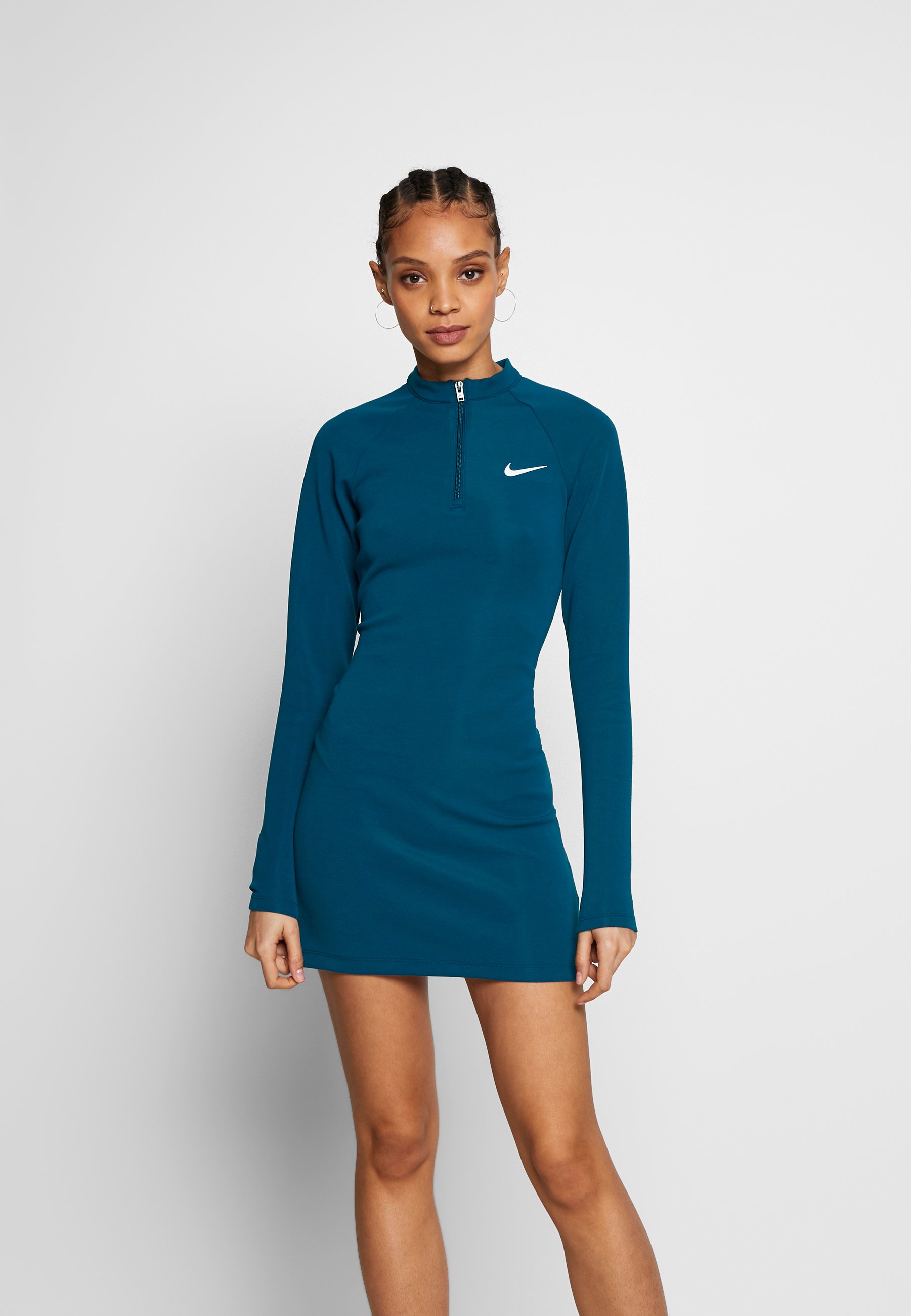 Nike Sportswear W NSW ESSENTIAL LS Etuikjole valerian Nike Sportswear W NSW ESSENTIAL LS - Etuikjole - black/white