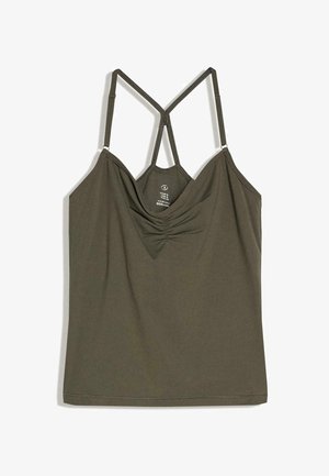 Bezrekawnik oliwkowego koloru z marszczonym przodem oraz cienkimi, regulowanymi podwójnymi ramiączkami tworzącymi na plecach kształt litery Y.