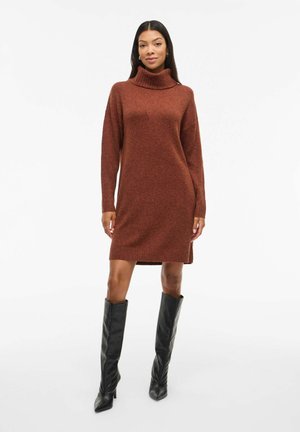 HANNA ROLLNECK DRESS - Abito in maglia - burnt henna