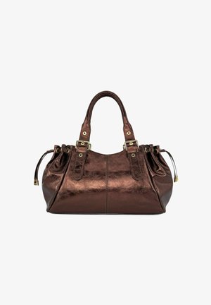 Sac à main en cuir métallisé bronze avec double poignées, accents à boucles, et détails plissés sur les côtés, présentant une texture lisse et brillante.